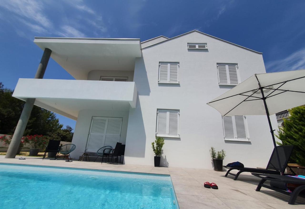 Haus Dalmatia With Heated Pool Lägenhet Bibinje Exteriör bild