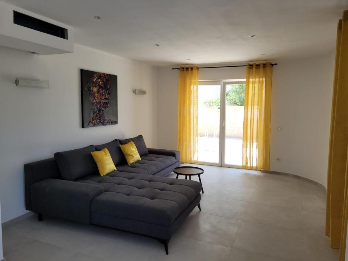Haus Dalmatia With Heated Pool Lägenhet Bibinje Exteriör bild
