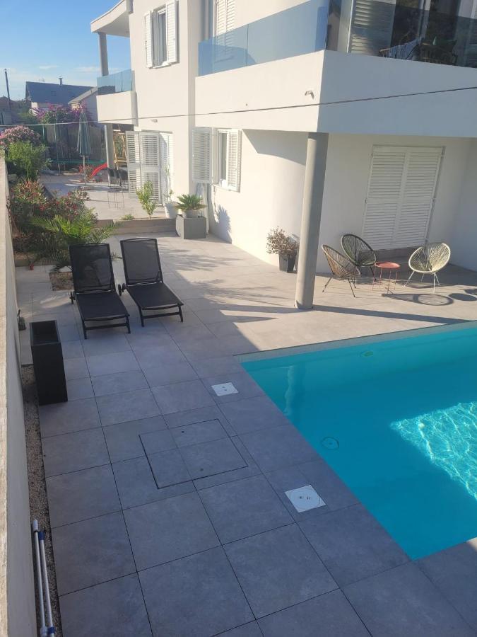 Haus Dalmatia With Heated Pool Lägenhet Bibinje Exteriör bild
