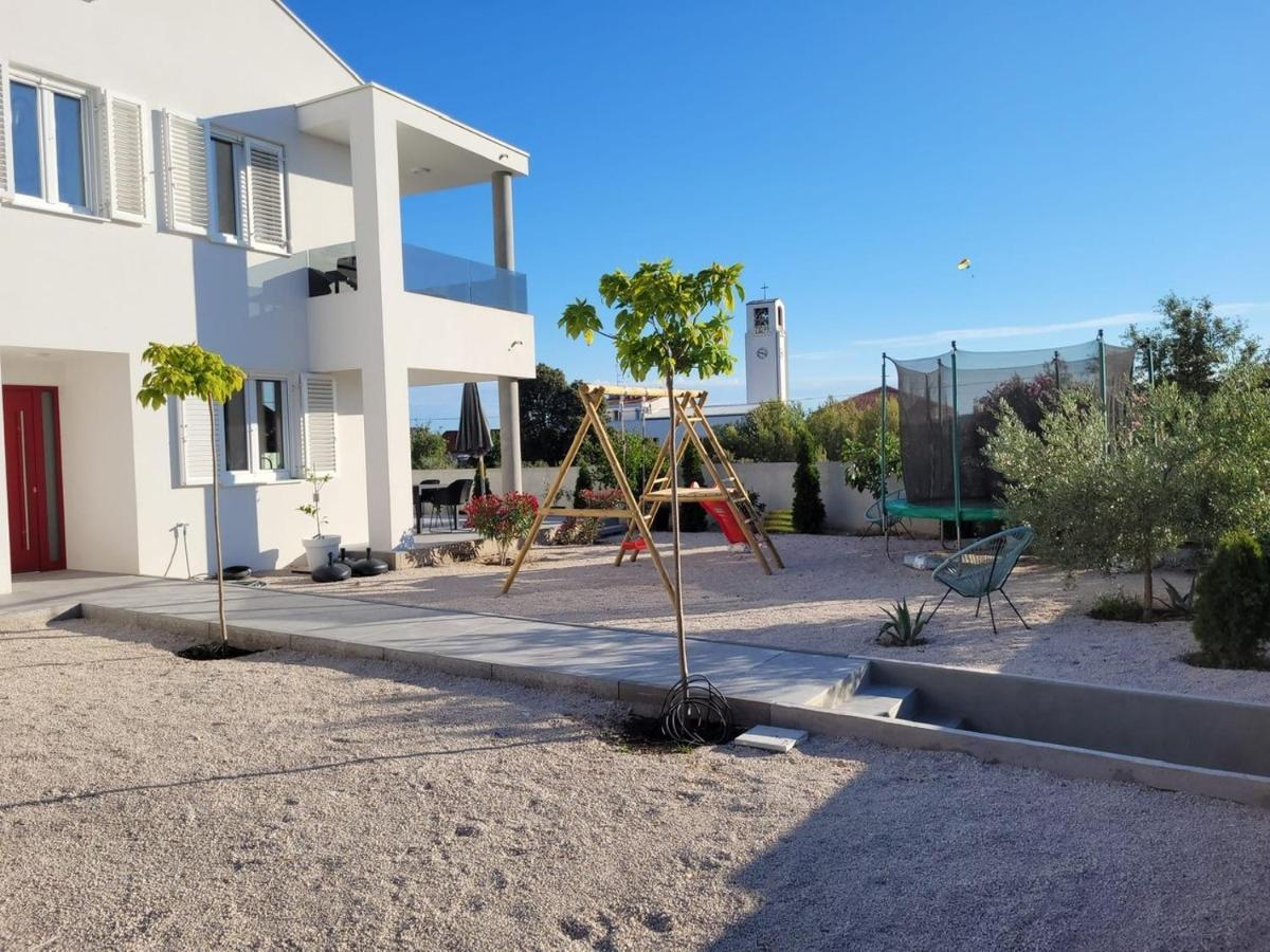 Haus Dalmatia With Heated Pool Lägenhet Bibinje Exteriör bild