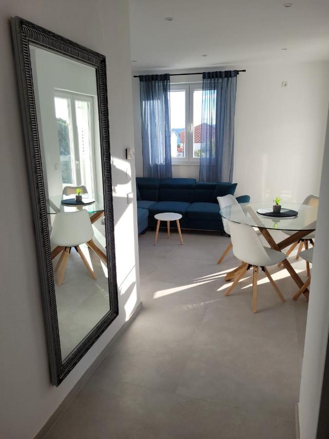 Haus Dalmatia With Heated Pool Lägenhet Bibinje Exteriör bild