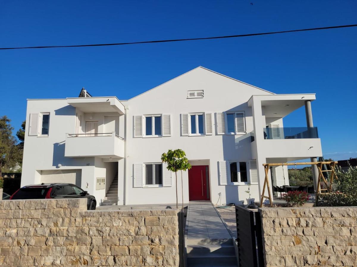 Haus Dalmatia With Heated Pool Lägenhet Bibinje Exteriör bild