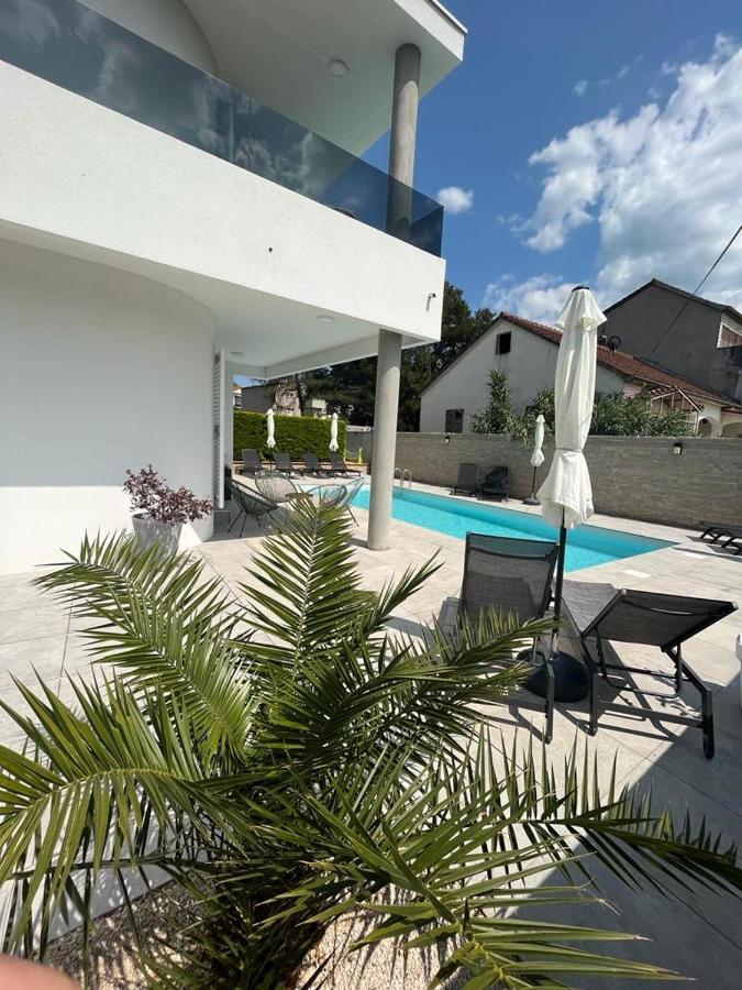 Haus Dalmatia With Heated Pool Lägenhet Bibinje Exteriör bild