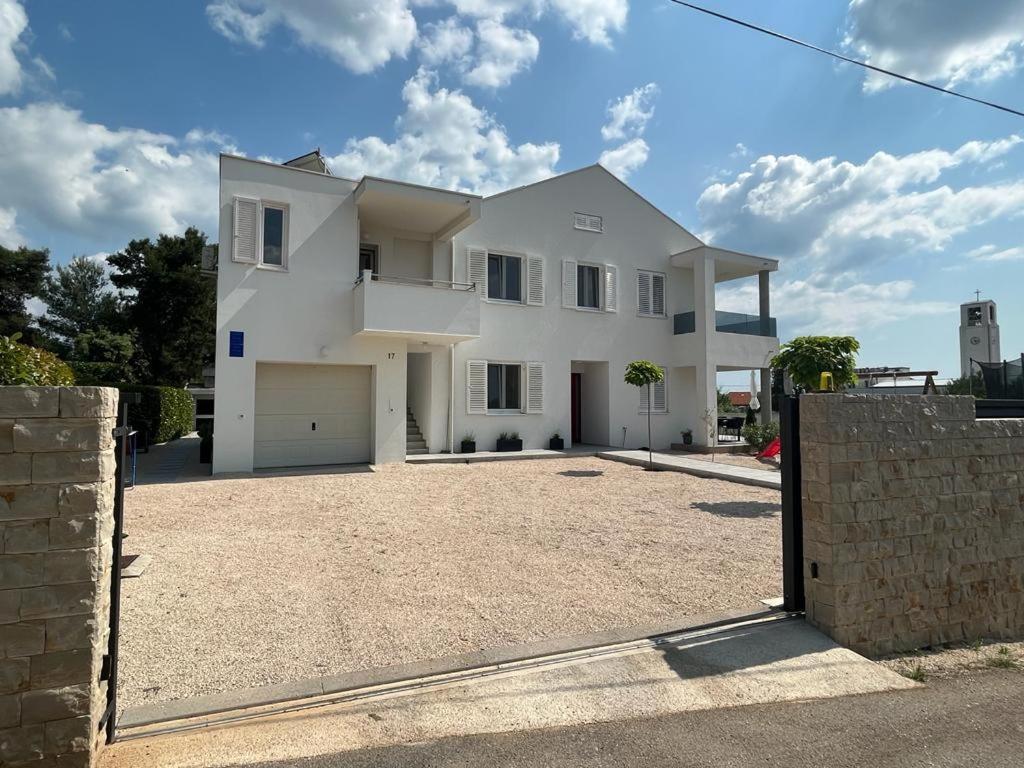 Haus Dalmatia With Heated Pool Lägenhet Bibinje Exteriör bild