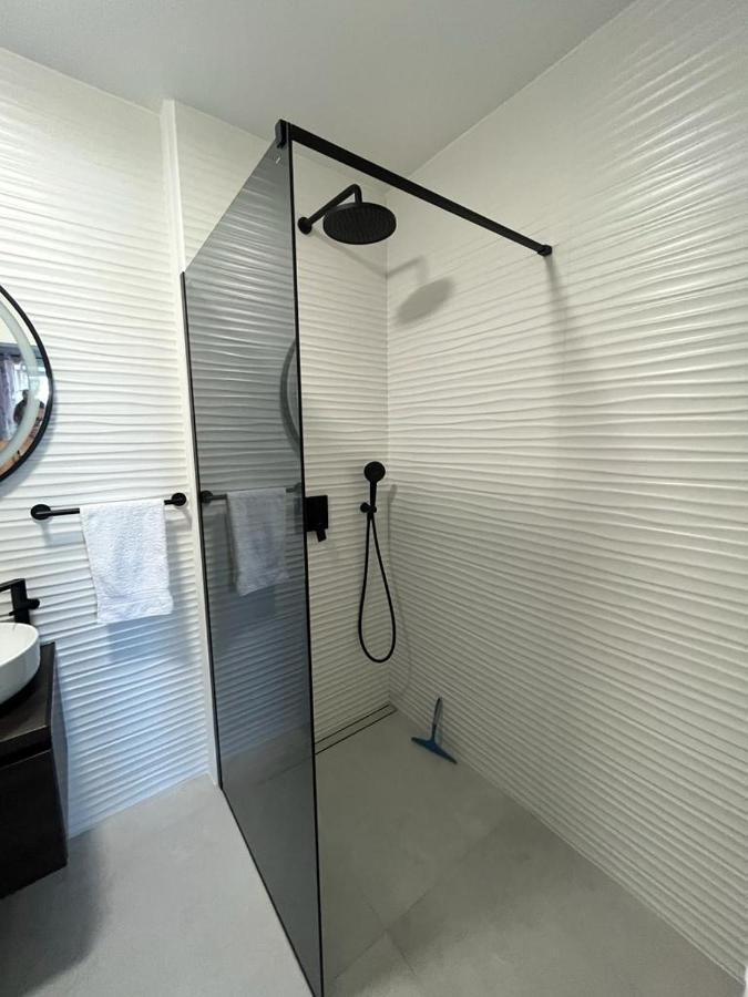 Haus Dalmatia With Heated Pool Lägenhet Bibinje Exteriör bild