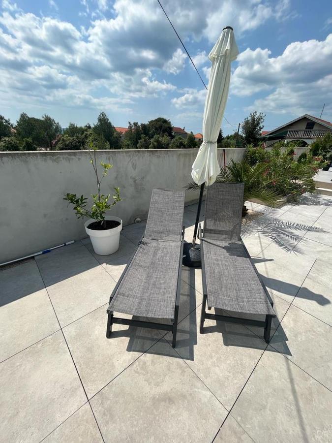 Haus Dalmatia With Heated Pool Lägenhet Bibinje Exteriör bild