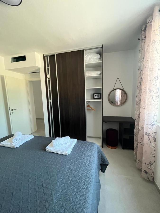 Haus Dalmatia With Heated Pool Lägenhet Bibinje Exteriör bild