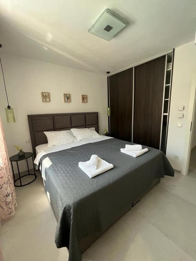 Haus Dalmatia With Heated Pool Lägenhet Bibinje Exteriör bild