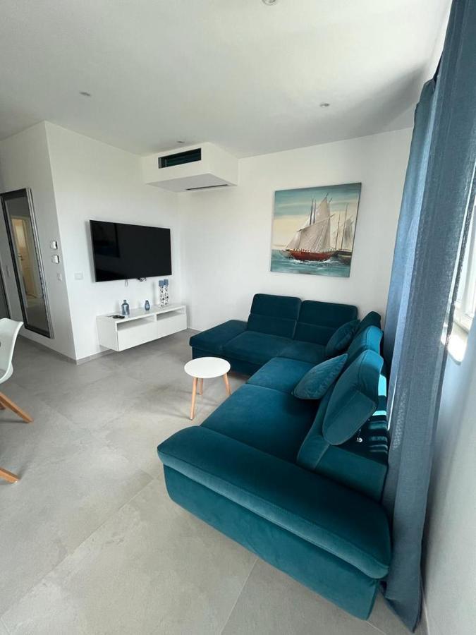 Haus Dalmatia With Heated Pool Lägenhet Bibinje Exteriör bild